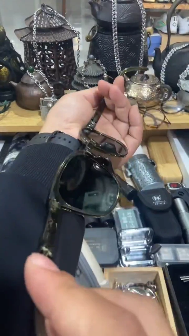 瓷片闪购商品  如图所示