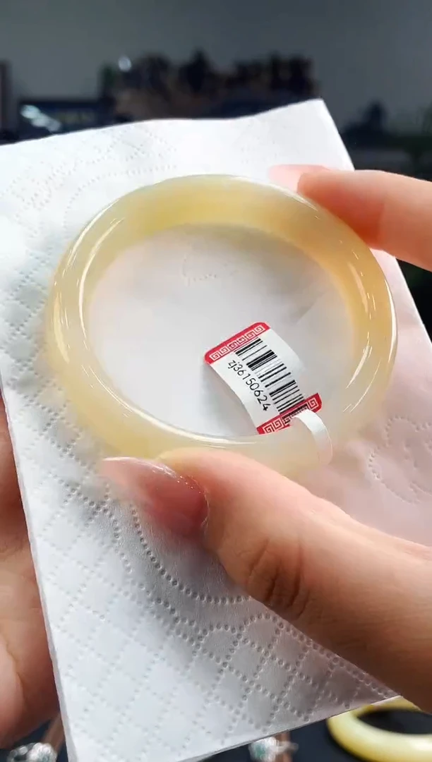 和田玉手镯未镶嵌54甜糖36150624