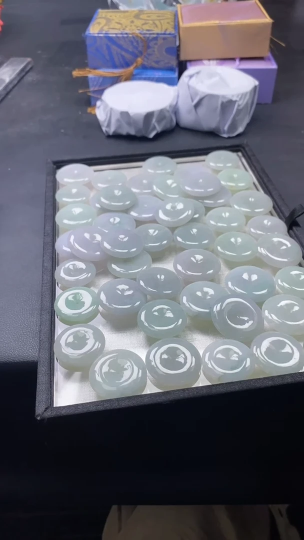 翡翠未镶嵌颈饰福利多样性发其一