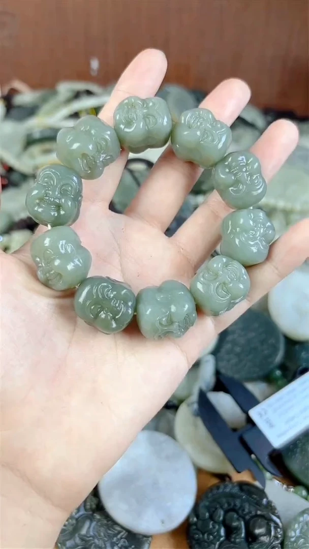 和田玉未镶嵌颈饰1