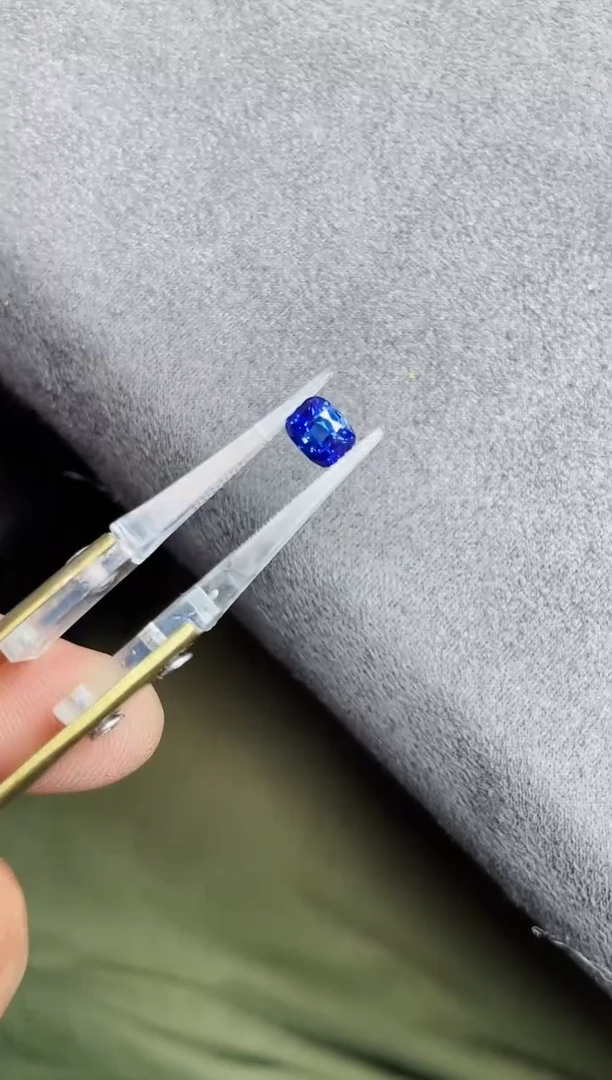 裸石蓝宝石1.2ct皇家蓝