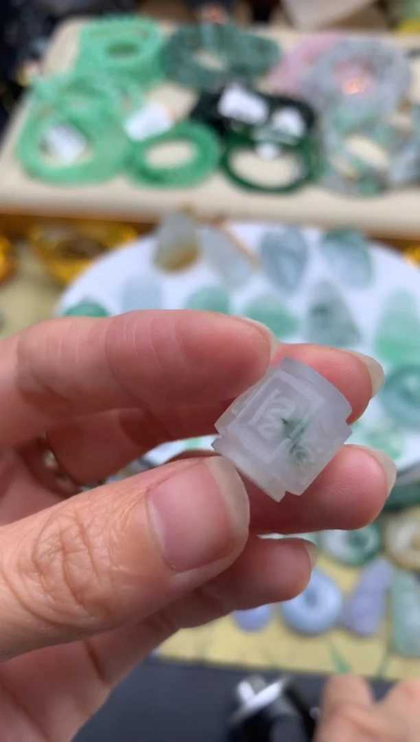 定制翡翠未镶嵌翡翠