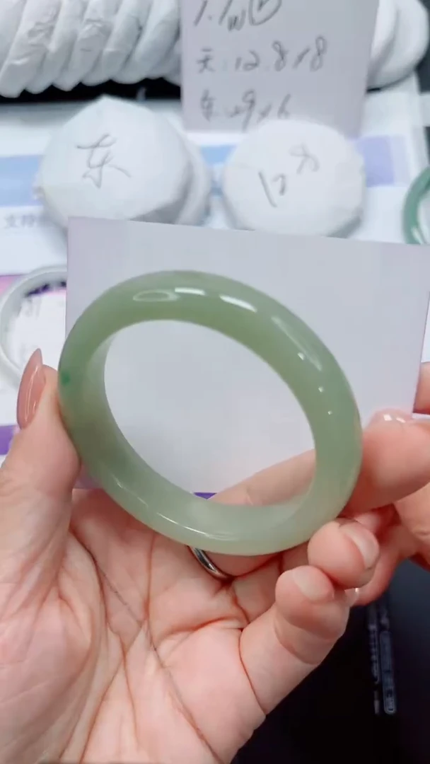 未镶嵌手镯石英质玉182-54