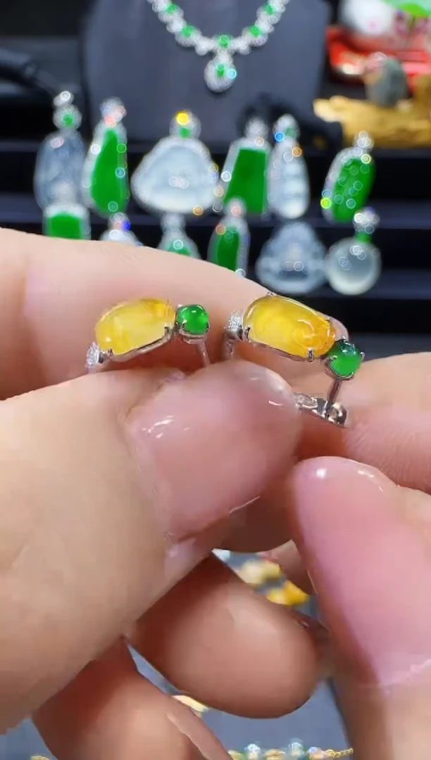 【闪购商品】翡翠耳饰18K金镶嵌耳包