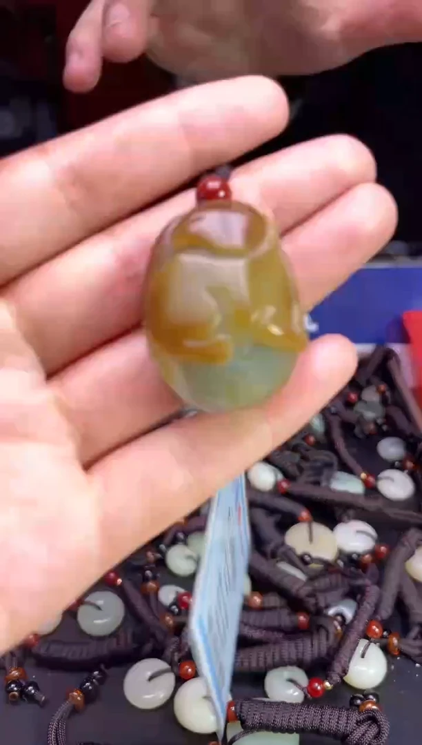 未镶嵌和田玉挂件1