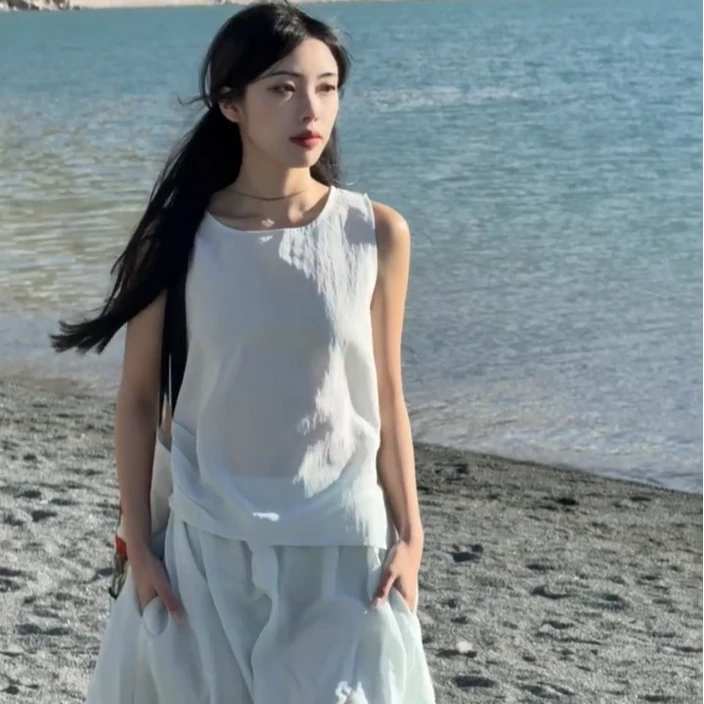 法式2025夏休闲简约小个子套装女减龄无袖设计感上衣半身裙两件套