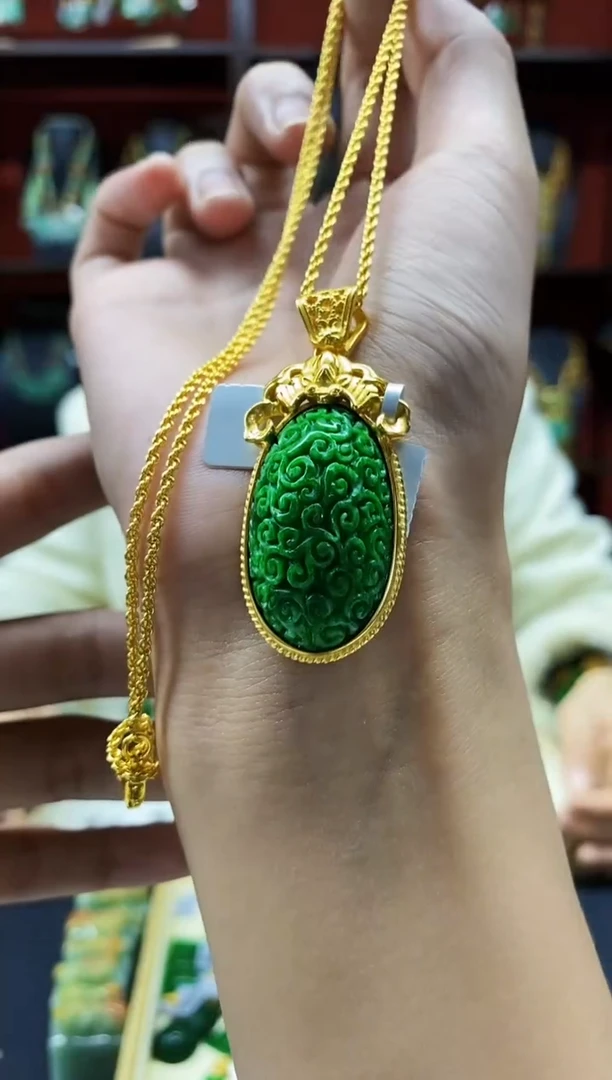 颈饰未镶嵌翡翠吊坠