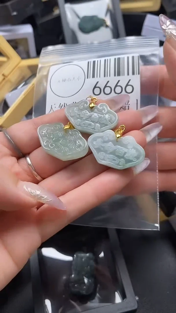 吊坠(不含链)未镶嵌翡翠6666