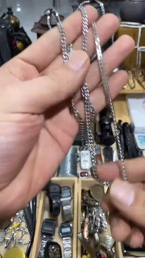 瓷片闪购商品  如图所示