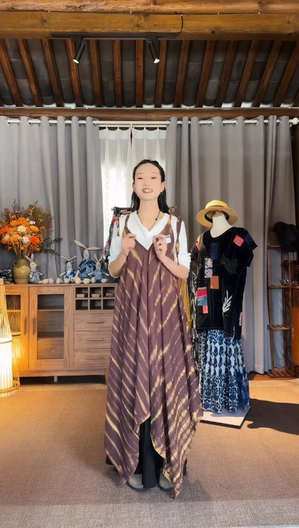 【闪购商品】设计师款咖竹节纹连衣裙