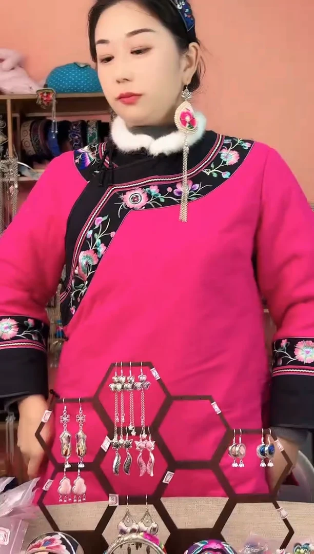 艺枝独绣手工饰品158