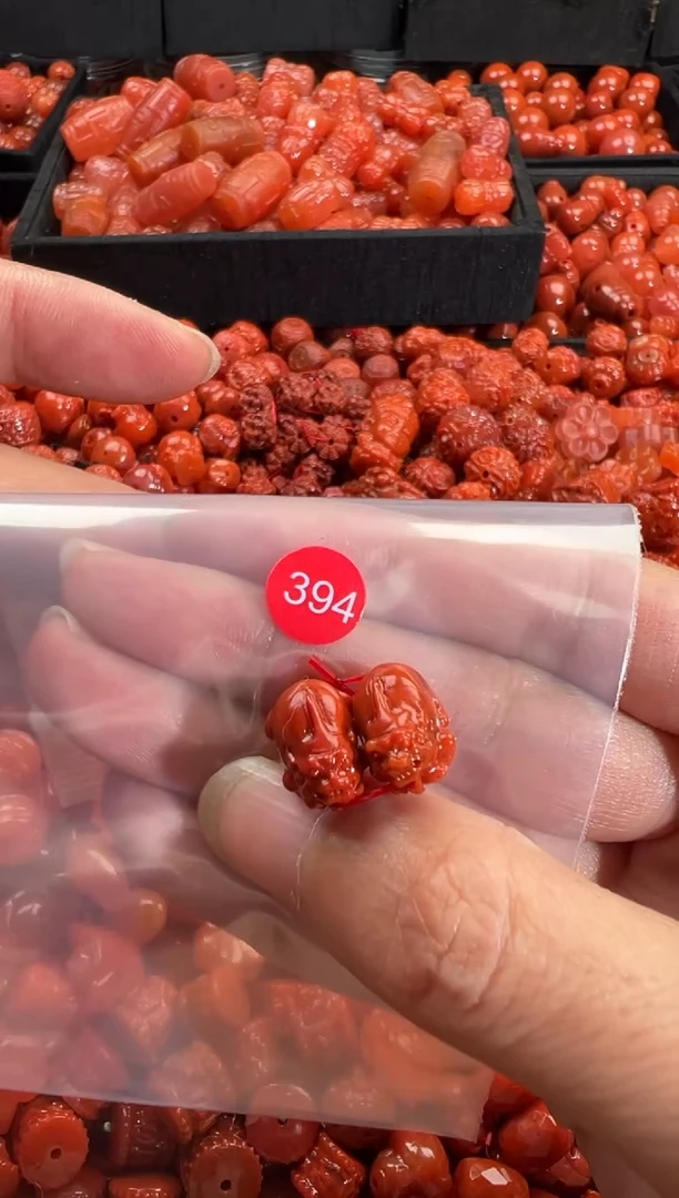 颈饰未镶嵌南红玛瑙1