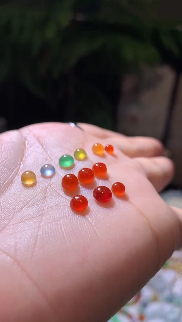 未镶嵌定制翡翠生*蛋面一手