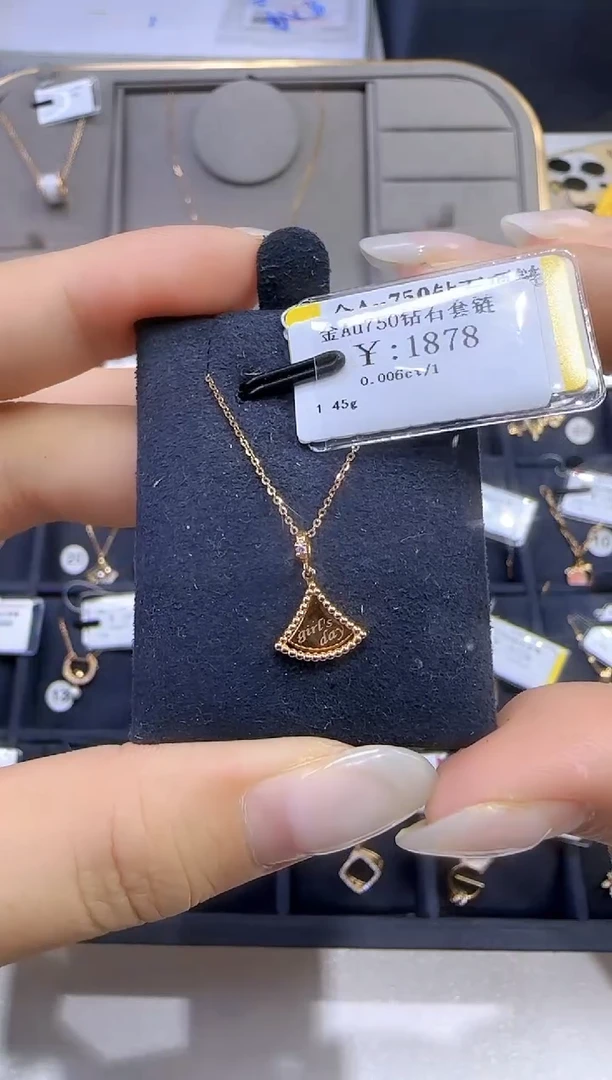 颈饰18K金镶嵌钻石1558