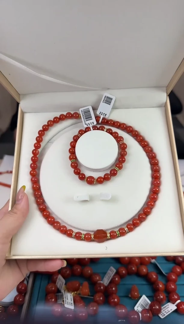 南红玛瑙珠串未镶嵌多样发其一/