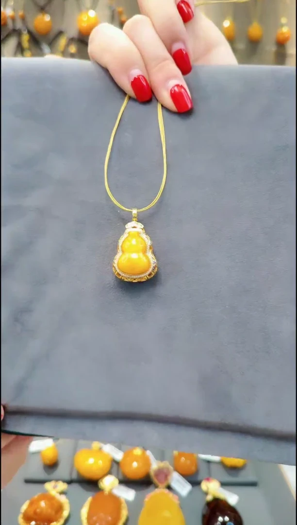 【闪购商品】蜜蜡颈饰银S925镀金镶嵌A081蜜蜡吊坠赠项圈
