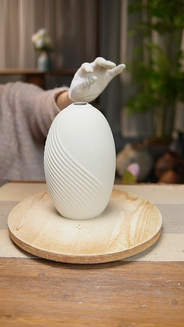 【闪购商品】陶瓷  花器斜纹水滴高26
