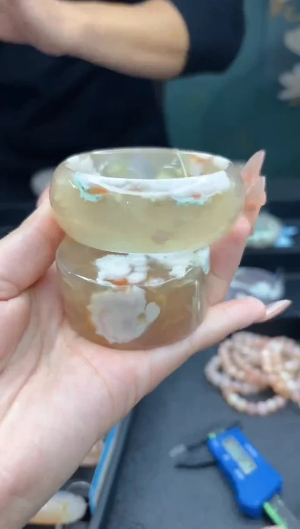 【闪购商品】石英质玉手镯未镶嵌2088（56圈赠送镯心）