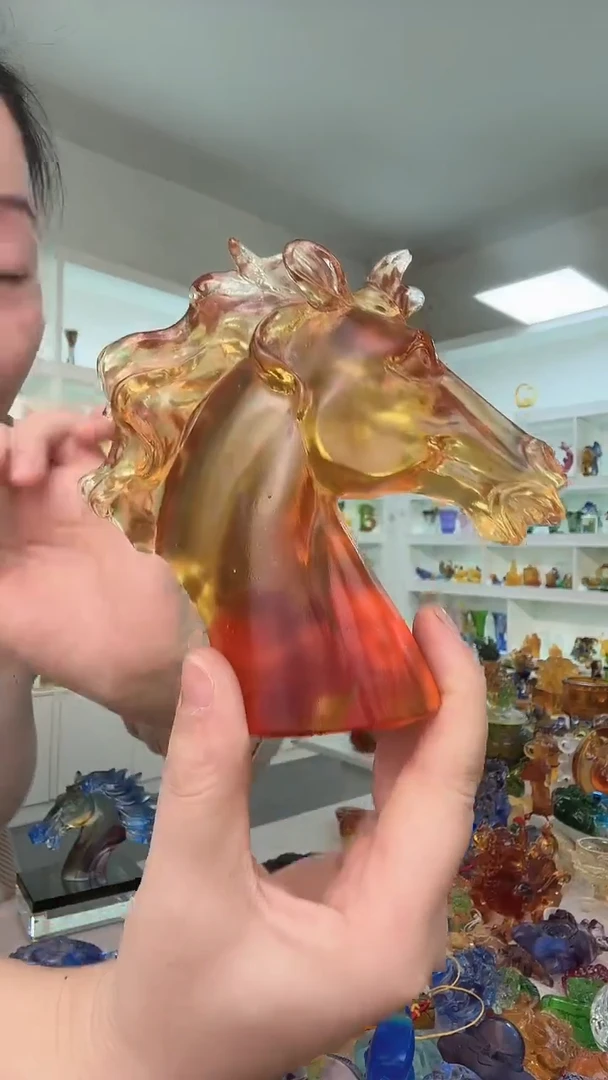 手工艺品琉璃马首