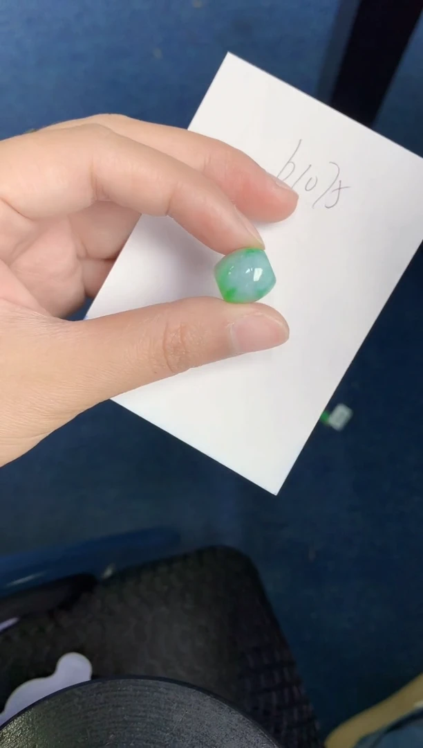 翡翠未镶嵌颈饰000000000