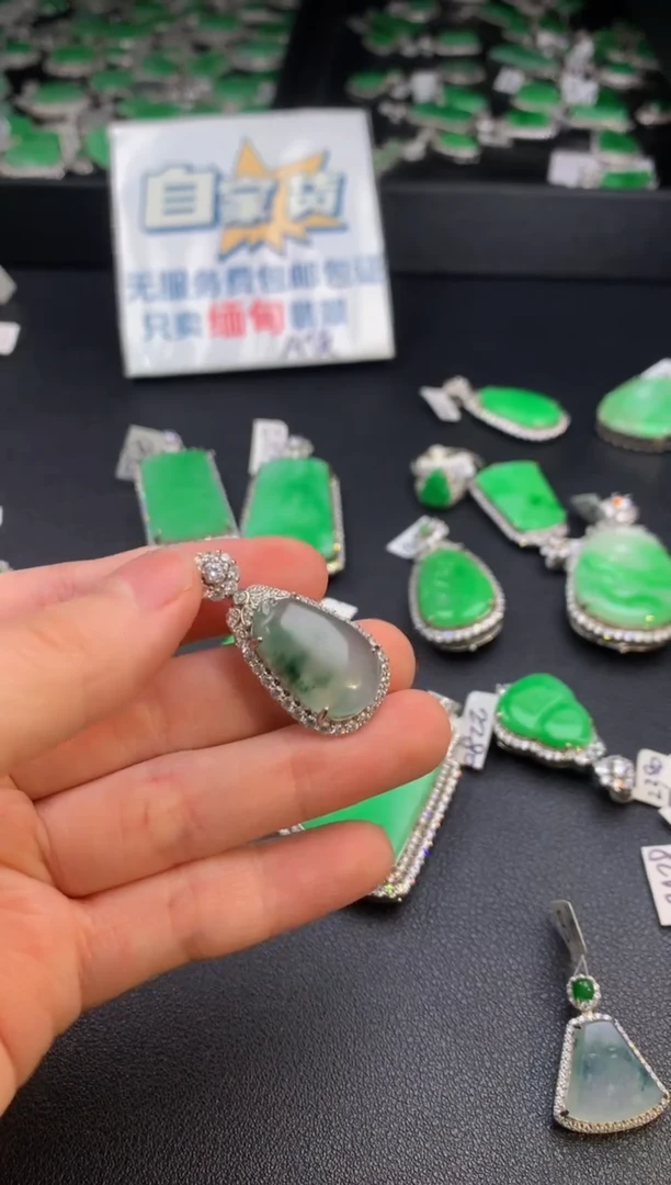 【闪购商品】翡翠颈饰银S925镶嵌翡翠