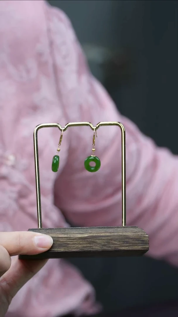 18K金镶嵌和田玉耳饰1