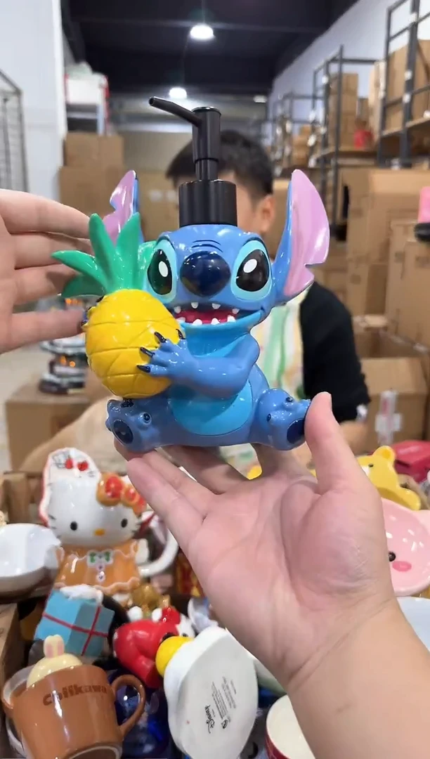 瓷片史迪仔抱菠萝按压瓶