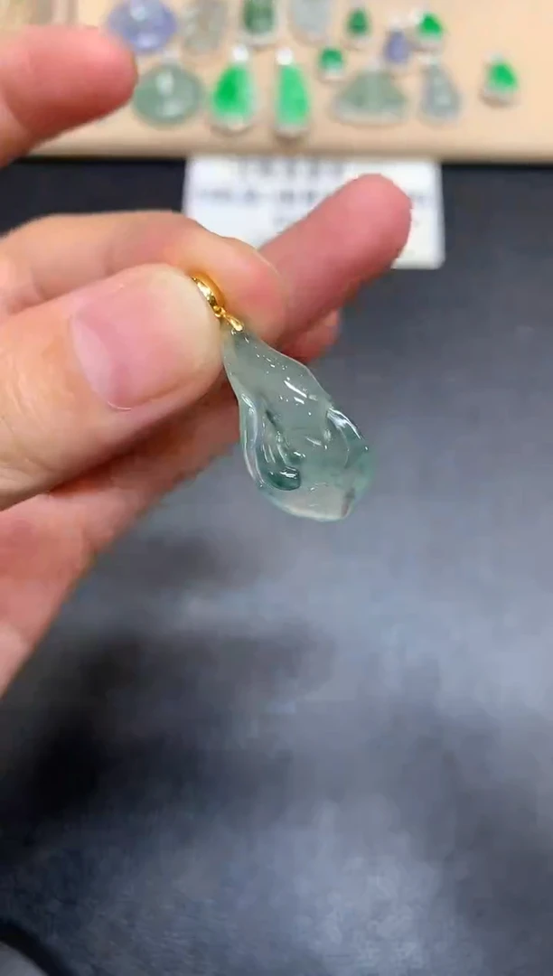 翡翠18K金镶嵌颈饰玉兰花【多样性发其一】