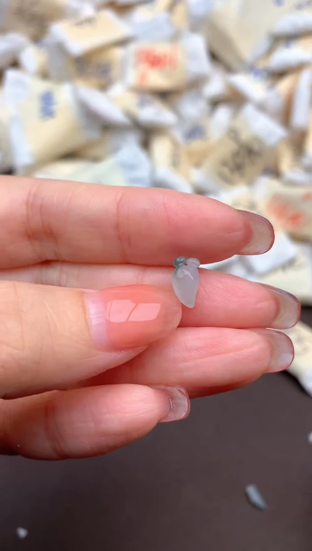 翡翠挂件未镶嵌一