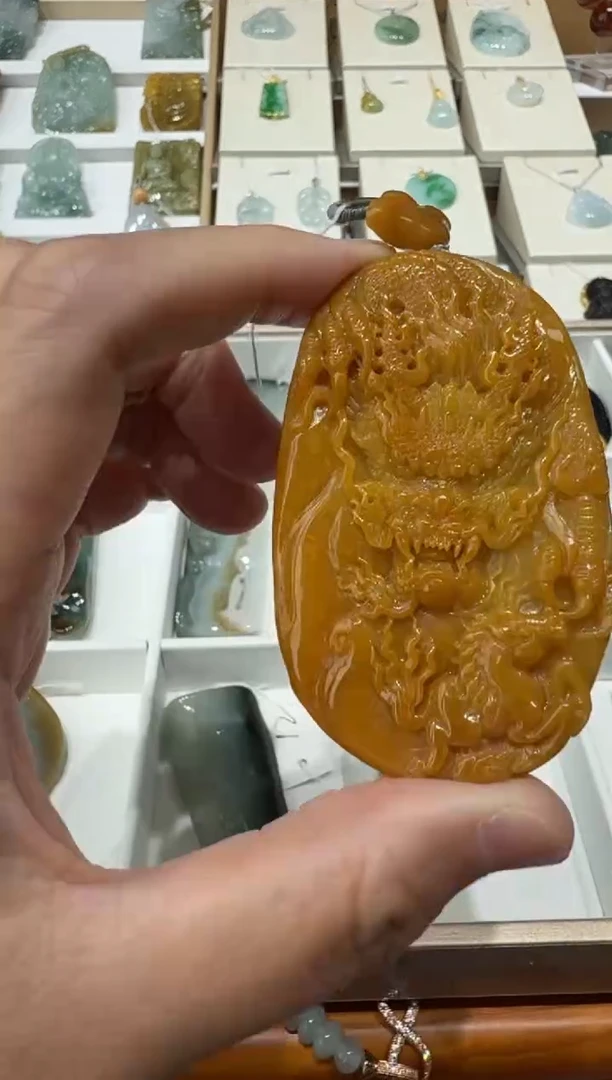 翡翠挂件未镶嵌A货翡翠多样性孤品