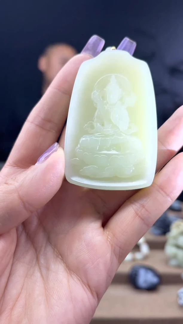 颈饰未镶嵌和田玉1