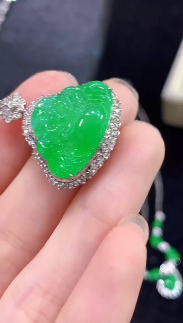 吊坠(不含链)18K金镶嵌翡翠YS多样性发其一