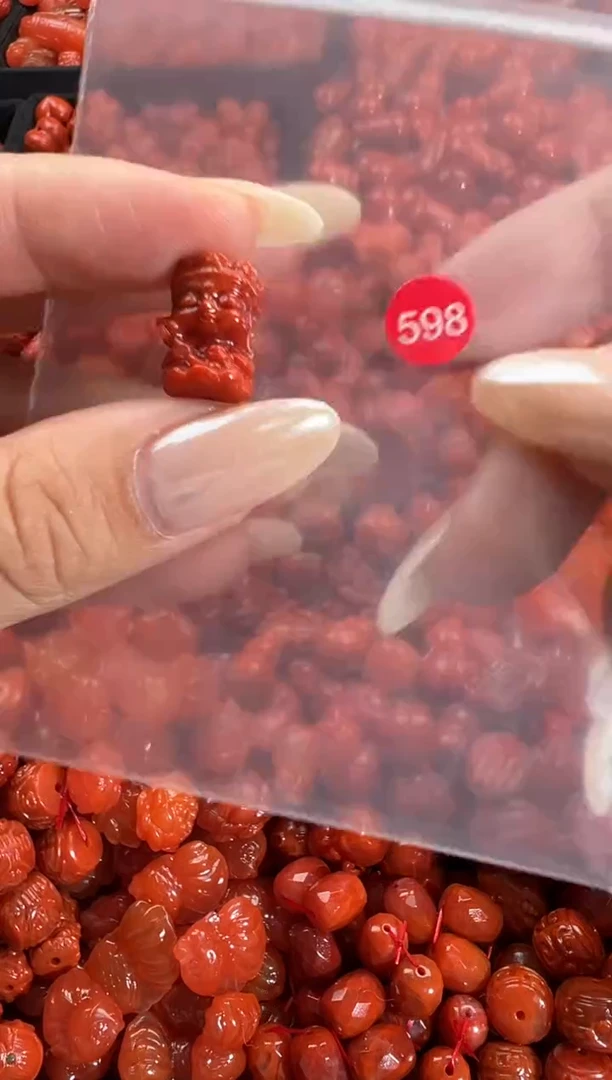 颈饰未镶嵌南红玛瑙1