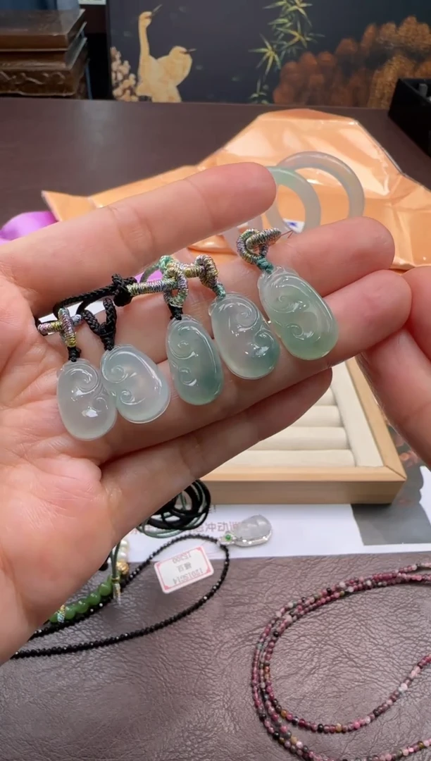 未镶嵌挂件翡翠25HM011多样性发1