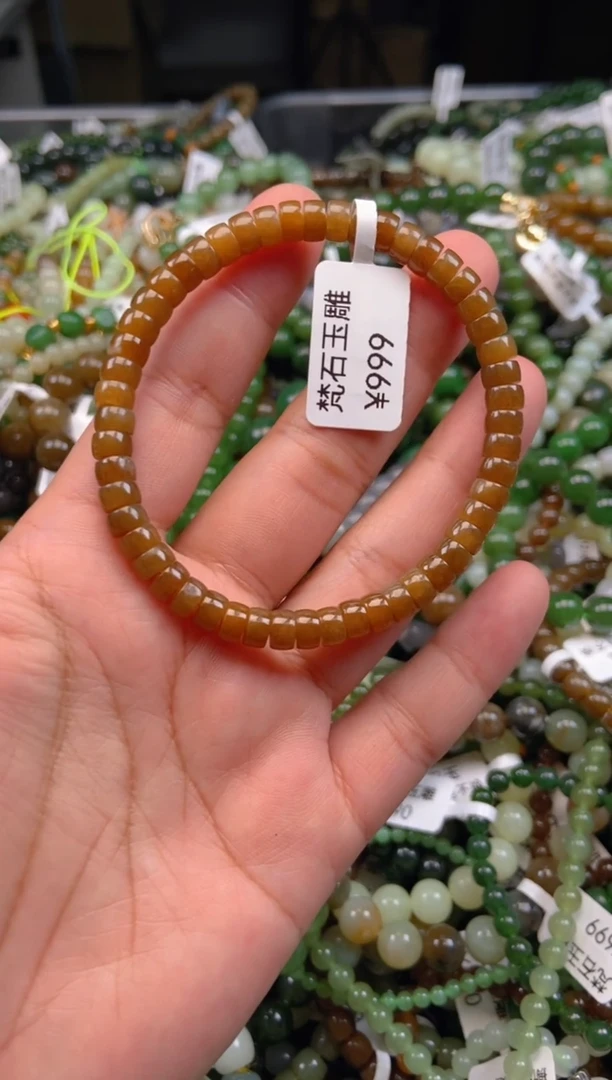 和田玉未镶嵌颈饰1