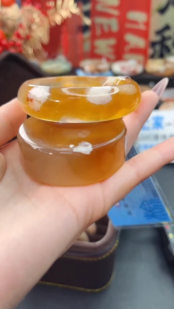 【闪购商品】石英质玉手镯未镶嵌赠送镯心（55圈口）