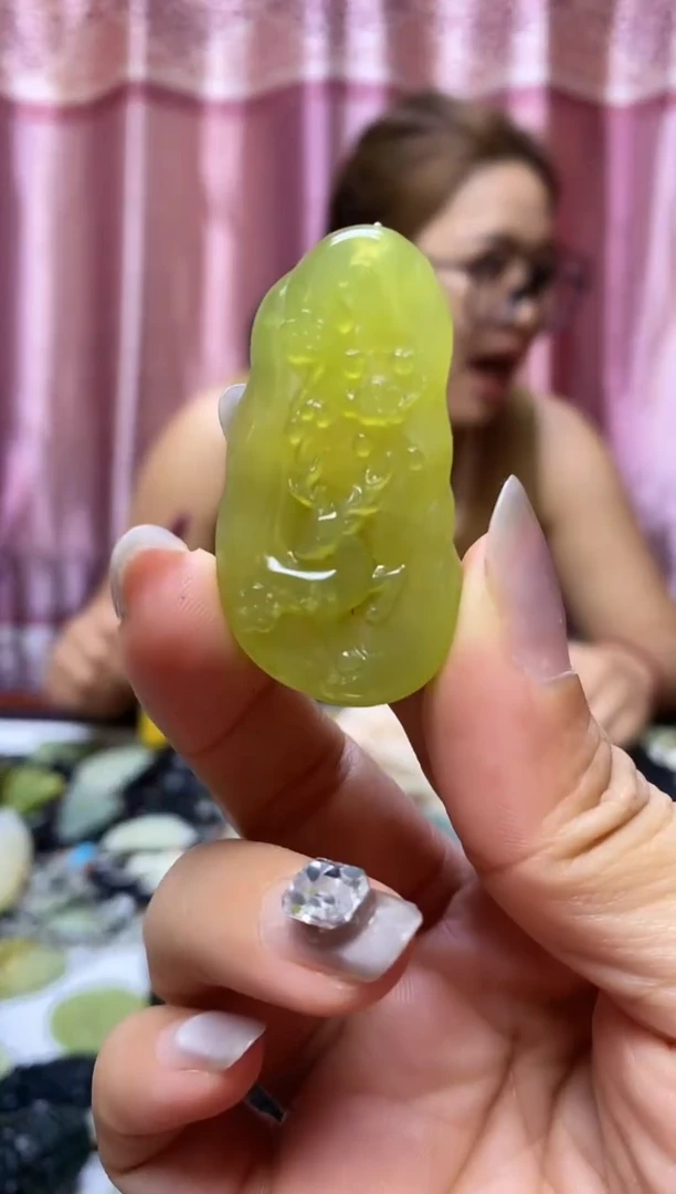 岫玉未镶嵌挂件