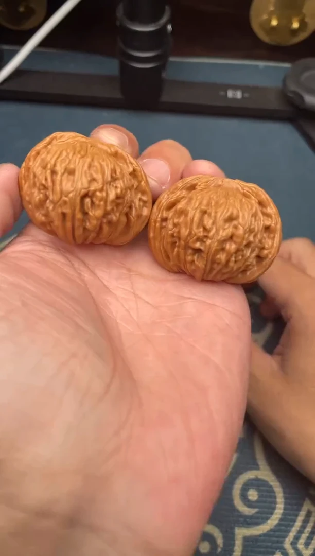 文玩核桃吊坠汉高楼40