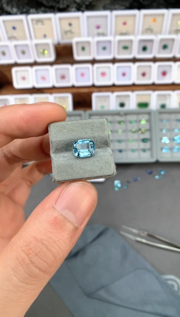 【闪购商品】定制海蓝宝石裸石未镶嵌2.55ct