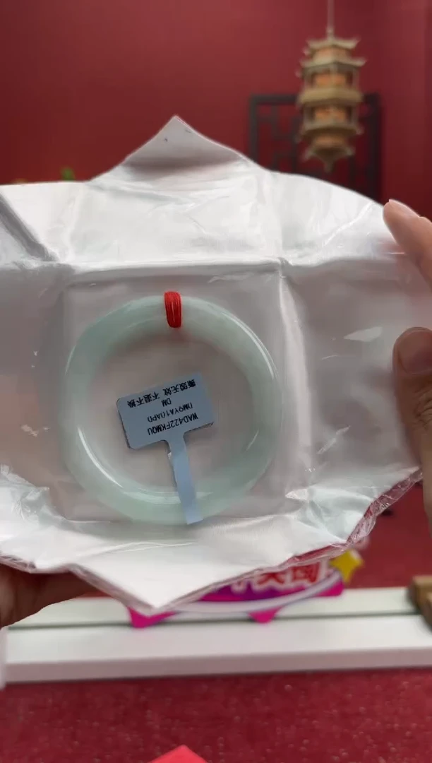 未镶嵌手镯（圆镯）翡翠翡翠手镯6