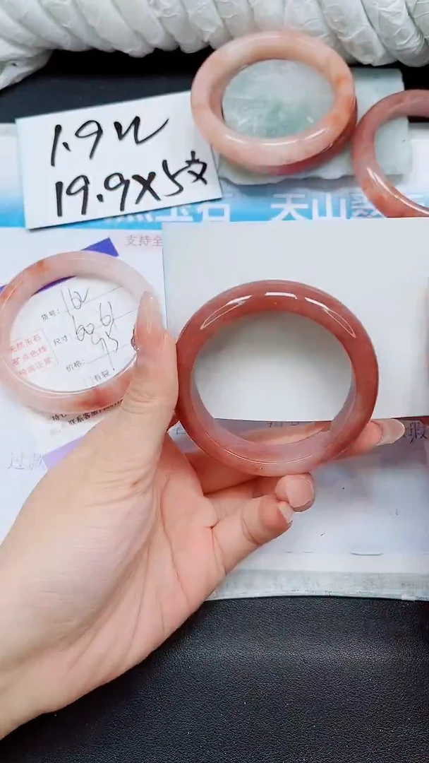 【闪购商品】石英质玉手镯未镶嵌A163-53/54