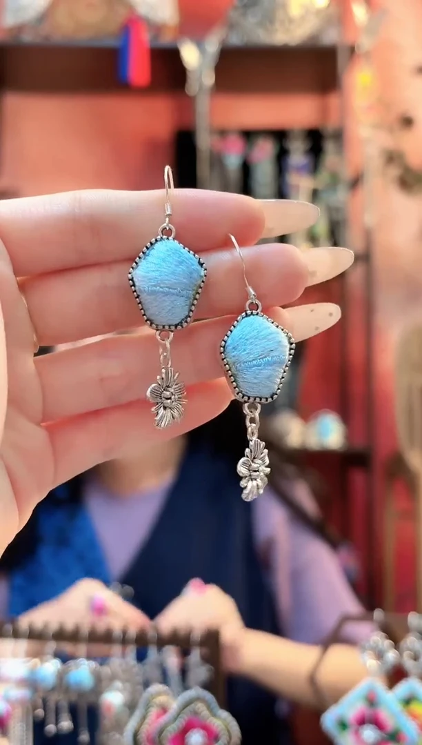 织绣云织谣民族风精美饰品 172