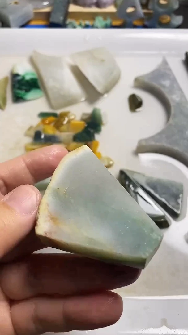 裸石翡翠好**醒翡翠小边料