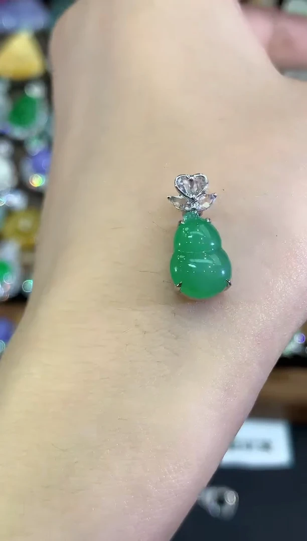 吊坠(不含链)18K金镶嵌翡翠B26