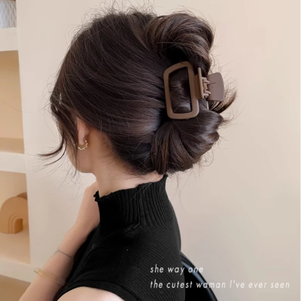 中号抓夹女夏天发量少高级感2025新款发夹后脑勺半扎发鲨鱼夹头饰