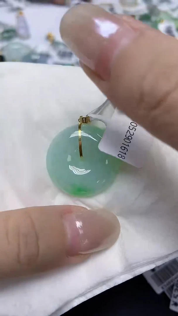 翡翠18K金镶嵌颈饰天然缅甸翡翠A货