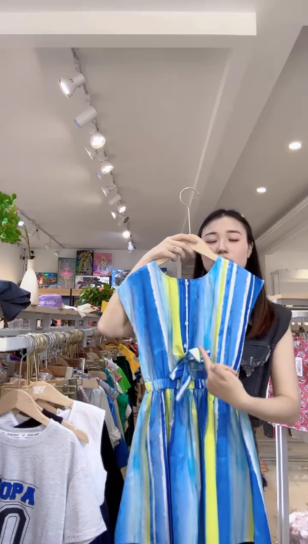 110身高的蓝色裙子