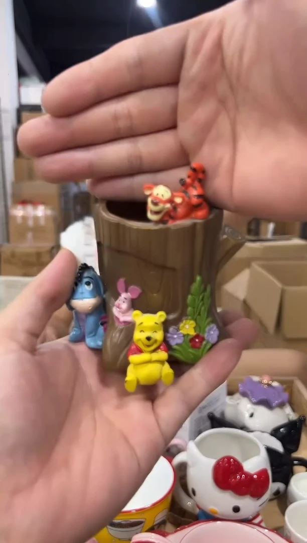 瓷片树脂维尼树桩笔筒