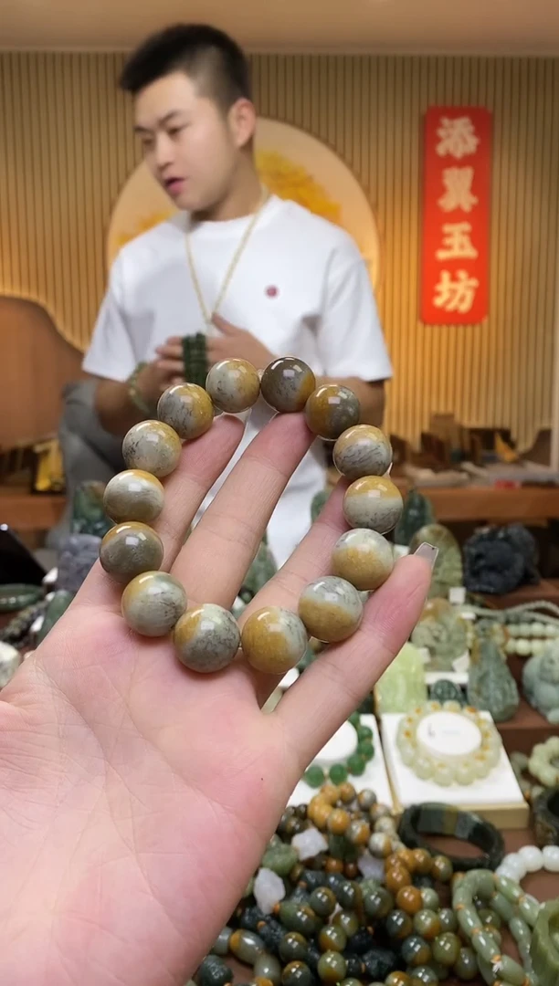【闪购商品】岫岩老玉（透闪石质玉）手串未镶嵌多样性随机发一
