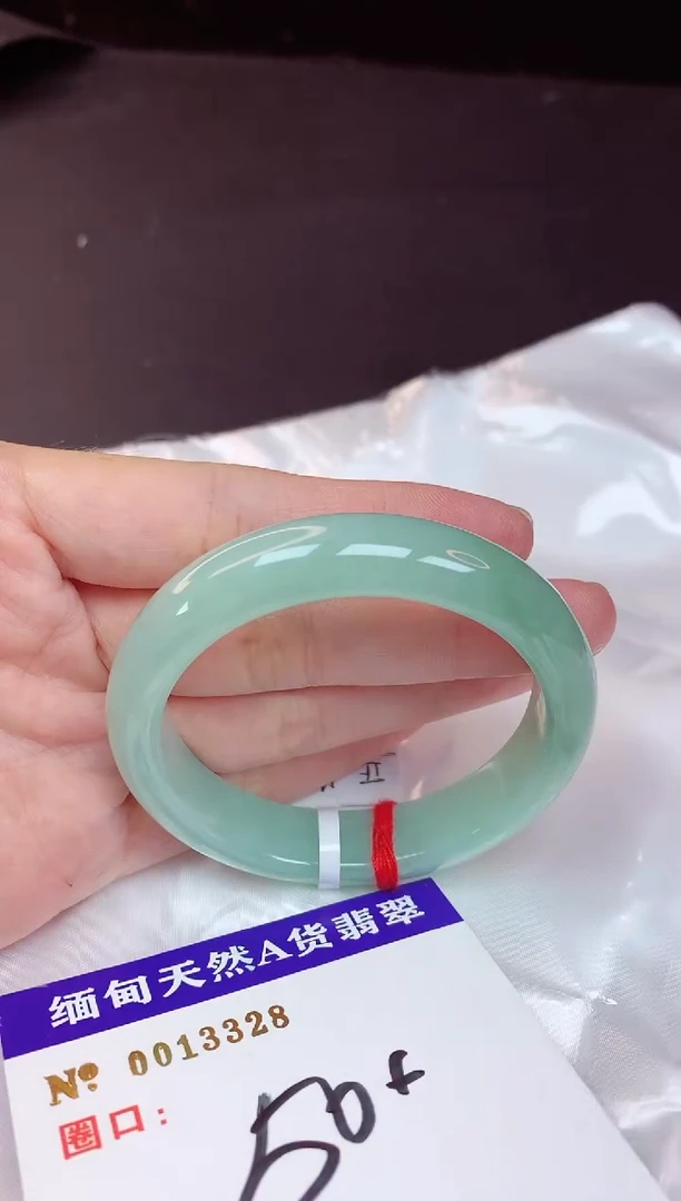 未镶嵌手镯翡翠50